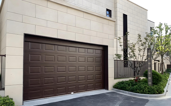 幸福路街道车库门