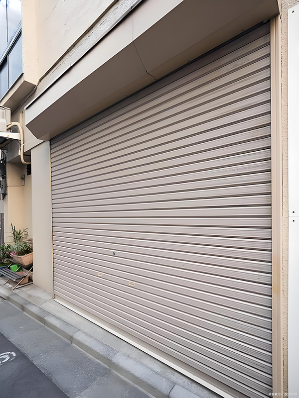 幸福路街道卷帘门