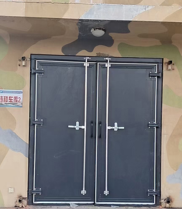 幸福路街道工业平开门