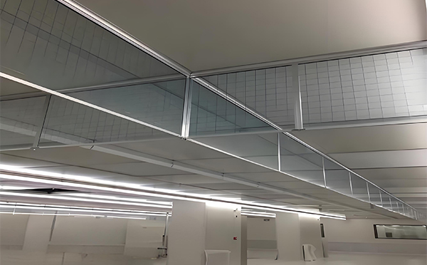 幸福路街道玻璃挡烟垂壁