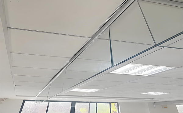 幸福路街道玻璃挡烟垂壁