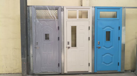 幸福路街道学校教室门