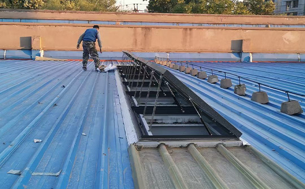 某区域性物流仓储中心幸福路街道排烟窗系统安装项目