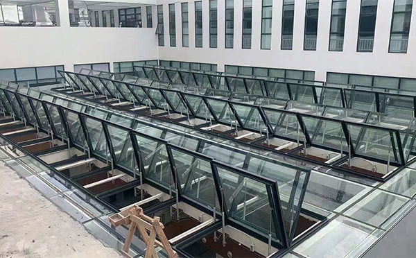 百安科技有限公司近期幸福路街道排烟窗项目案例分享