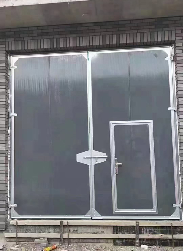 幸福路街道工业平开门在大型设备制造车间的应用实例