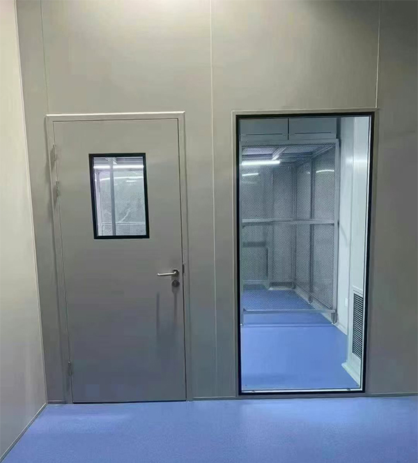 学校教学楼完成幸福路街道防火门标准化安装