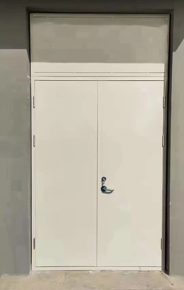 展览馆项目完成大跨度幸福路街道防火门安装